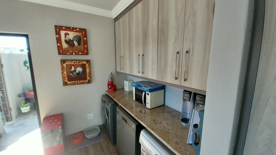 6 Bedroom Property for Sale in Deneysville Free State